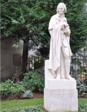 Statue de Voltaire, square Henri Champion (Paris)