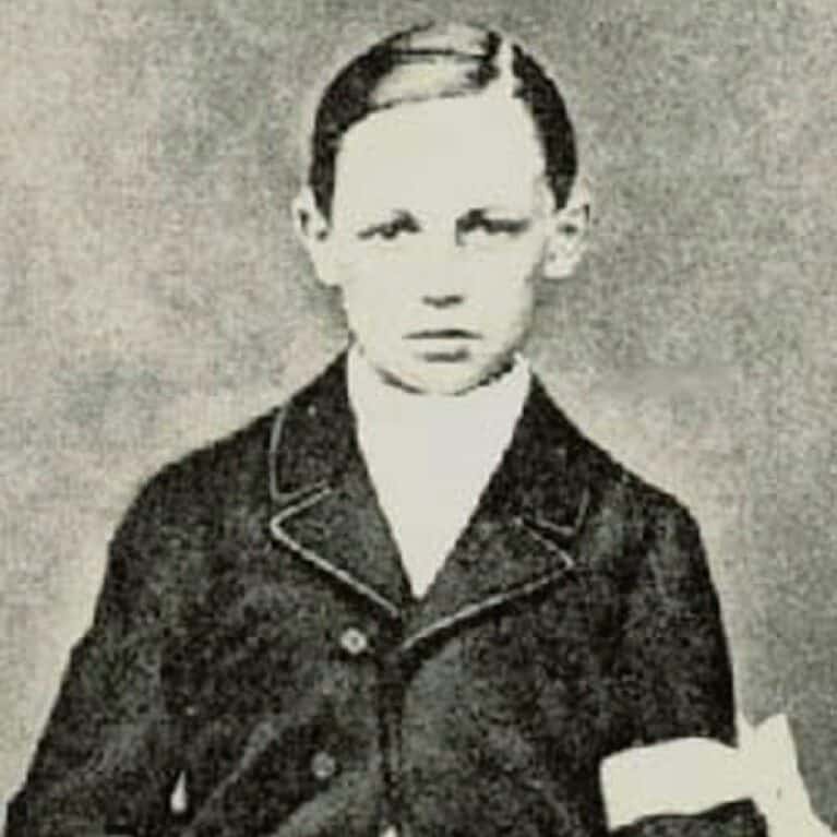 Arthur Rimbaud jeune (faisant sa première communion)