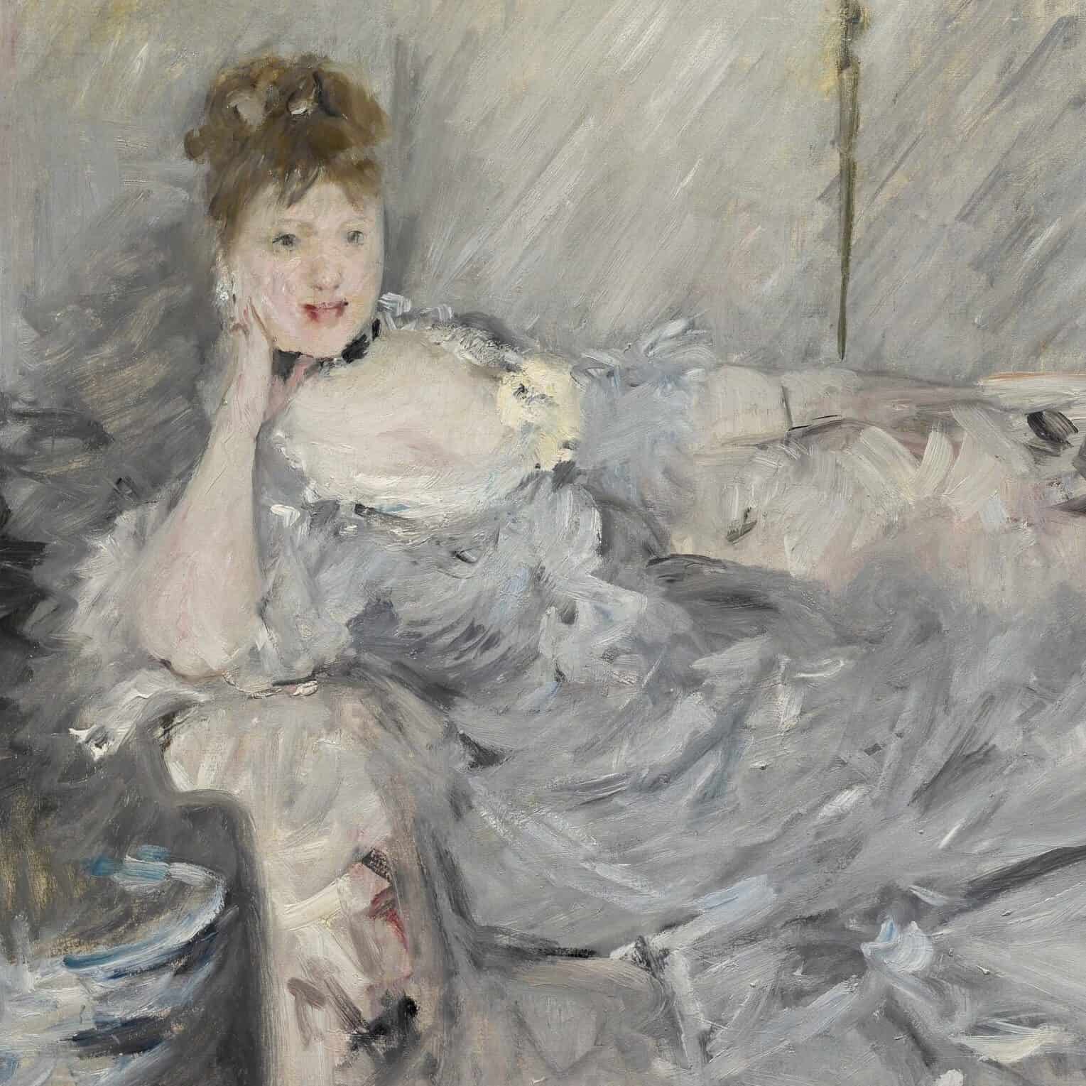 Berthe Morisot - Jeune femme en gris étendue (1879)