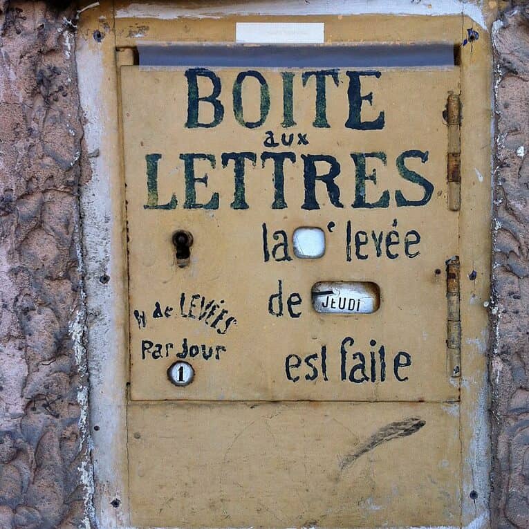 Boîte aux lettres à Port-Galland (photographie de Benoît Prieur)