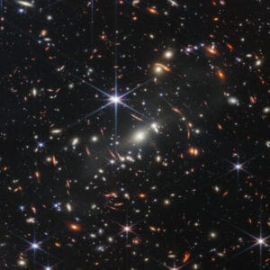 La première photographie de l'univers capturée par le téléscope de Webb de la NASA (Juillet 2022, domaine public)