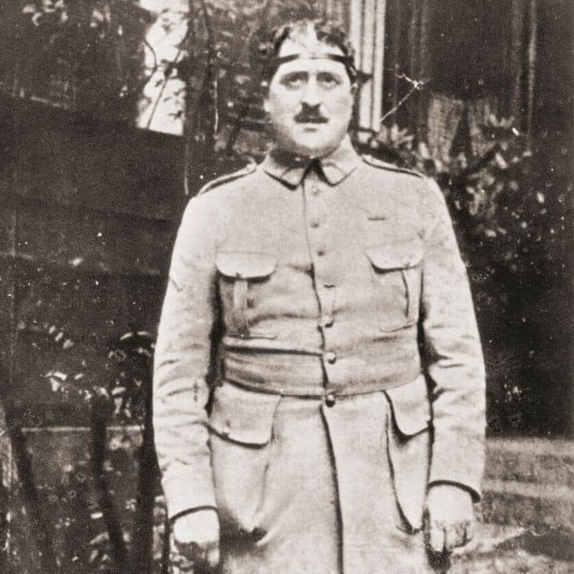 Guillaume Apollinaire en uniforme
