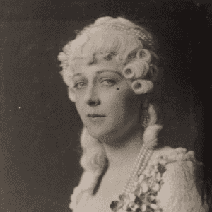 Howard Instead, Marie Lohr dans le rôle de la Comtesse de Candale (1920), National Portrait Gallery, UK