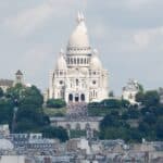 La butte Montmartre dominée par le Sacré‑Cœur