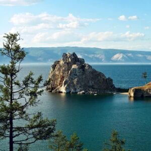 Lac Baïkal - Panorama sur le cap Bourkhan et la Petite Mer