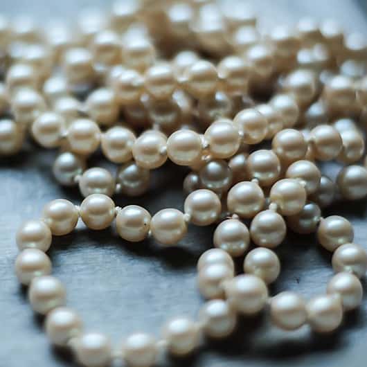 Collier de perles (photopgraphie de TheAnnAnn, licence Cc-0)