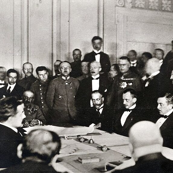 Signature de la paix du traité de Brest-Litovsk avec l’Ukraine pendant la nuit du 9 au 10 février 1918