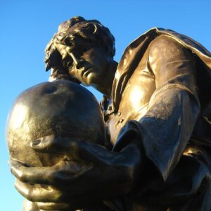 Statue d'Hamlet (Gower Memorial, Bancroft Gardens, Stratford-upon-Avon, Warwickshire, Angleterre)