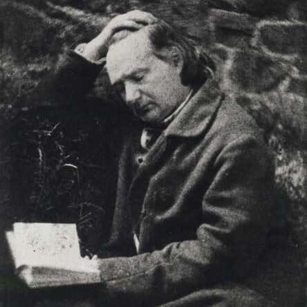 Victor Hugo lisant devant un mur de pierre, 1853 (?), par Auguste Vacquerie (1819-1895). Musée d'Orsay, Paris.